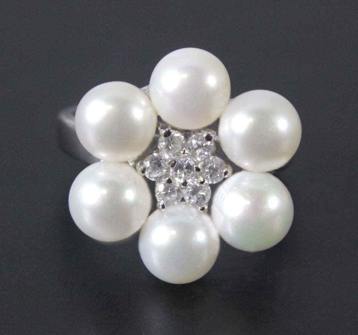 Sterling Silver Pearl & Zirconia Ring Size 7